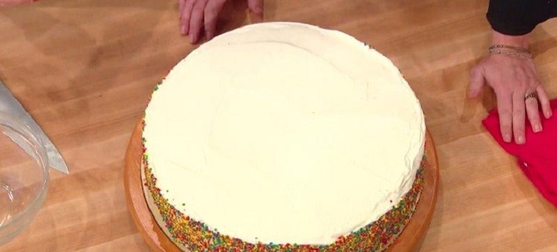 Как разрезать торт