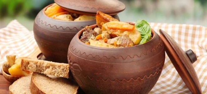 Жаркое по-домашнему – одно из самых любимый блюд едоков любого возраста. Жаркое по-домашнему – одно из самых любимый блюд едоков любого возраста.