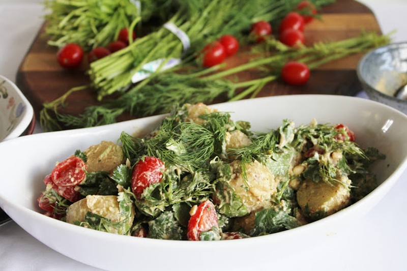 Мы собрали 12 вкуснейших салатов, которые стоит сделать.