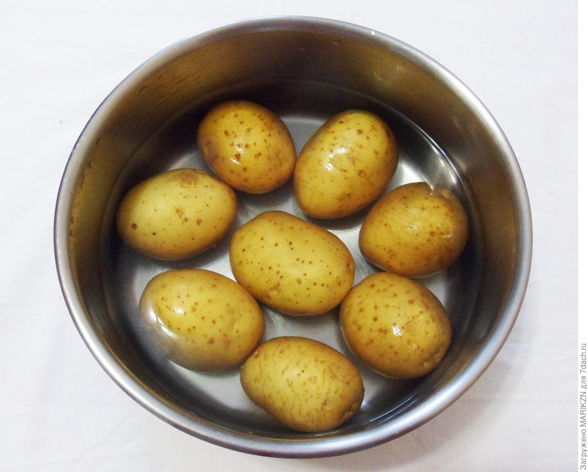 Мятый картофель, запеченный в духовке, вкусный рецепт от мамы.
