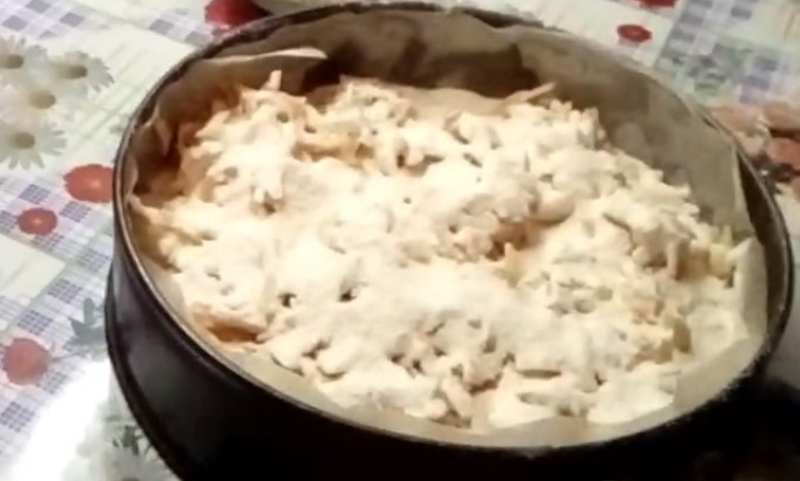 Варшавский яблочный пирог. Минимум возни с тестом: быстро собрал — и в духовку.